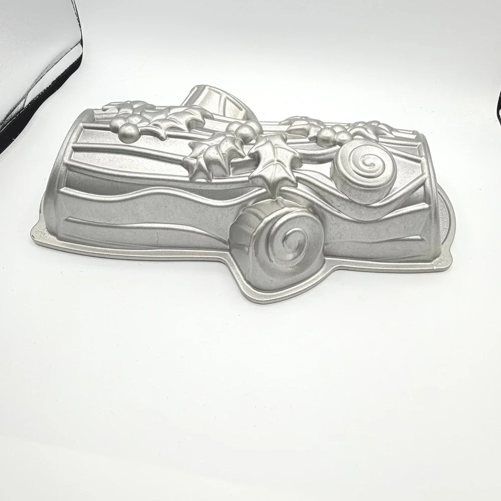 Nordic Ware Yule Log Pan Silver Cast Aluminum 9 Cup Holiday Cake Mold Excellent